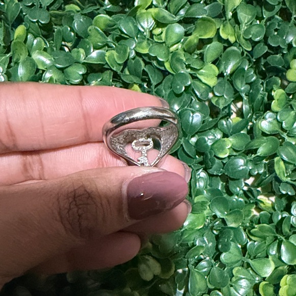 Ring - Picture 6 of 6